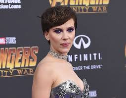 She received a star on the hollywood walk of fame in 2012. Scarlett Johansson Verzichtet Auf Transgender Rolle