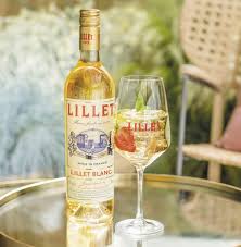 These wines are combined with natural liqueurs, handcrafted in podensac from sweet and bitter oranges and berries. Lillet Tonic Rose Aperitifcocktail Aperitifwein Inspiration I Lillet