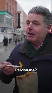🍕Watch Paschal Donohoe try some of Dublin’s most iconic foods, including  #Bambinos, coddle and a spice bag, while explaining Fine Gael’s plan for  our capital city. Read our plan: finegael.ie/dublin