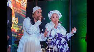 Tope alabi and psalmos kosobabire trending. Psalmos Kos Oba Bi Re Ft Tope Alabi Live Concert Psalmos Topealabi Youtube