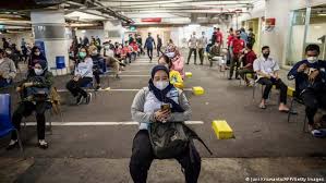 Indonesia coronavirus update with statistics and graphs: Indonesia Covid Cases Surge As Pandemic Fatigue Sets In Asia An In Depth Look At News From Across The Continent Dw 23 06 2021