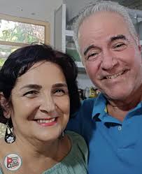 Jorge Luis López, el actor cubano que además de su carrera exitosa en la  TV, ha construido una vida llena de amor con su esposa Liliam, su hija  Laura y sus nietos. ¡