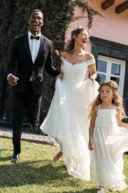 Jun 10, 2021 · haarspangen machen das leben im frühjahr und sommer 2021 leichter. Hochzeitskleider Von H M In Spitze Heiraten Wie Kate Middleton Oder Sleek Wie Meghan Markle Vogue Germany