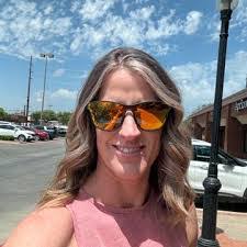 Meaghan Payne's Instagram, Twitter & Facebook