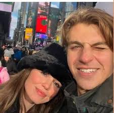 I love Sonny AND Jason working together with Laura ❣️