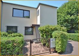 Wenn sie planen, ein haus in frankfurt zu kaufen, müssen sie ausreichend zeit für die suche einplanen. Haus Zum Verkauf 60439 Frankfurt Am Main Niederursel Mapio Net