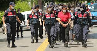 Jun 03, 2021 · antalya'nın alanya ilçesinde jandarmanın bir eve düzenlediği operasyonda bir miktar metamfetamin, esrar ve ruhsatsız tabanca ele geçirilirken, olayla ilgili 1'i kadın 2 şüpheli. Son Dakika Antalya Da Tarihin En Buyuk Torbaci Operasyonu Mavi Kelebekler Cetesi Yakalandi