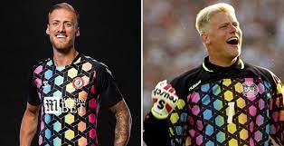 The legend of old trafford at work. Herausragende Hummel Bristol City 20 21 Torwarttrikots Veroffentlicht Inspiriert Von Kultigem Danemark 1992 Torwarttrikot Nur Fussball