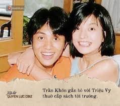 Triệu vy và huỳnh hiểu minh là bạn cùng lớp khóa 1996 của học viện điện ảnh bắc kinh. Má»'i Quan Há» Triá»u Vy Tráº§n Khon Huá»³nh Hiá»u Minh Báº¯t Ä'áº§u Chao Ä'áº£o Láº¡nh Nháº¡t Xa Cach Vi Sá»± Xuáº¥t Hiá»n Cá»§a Chau Táº¥n Giáº£i Tri