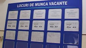 1500 ron pe luna.dar nu numai ca nu depinde de buzunaru parintilor, chiar le da lor o mare parte din bani , iar ce ii ramane o cheltuie aiurea. Stimulente Financiare Pentru Firmele Care AngajeazÄ Elevi Èi StudenÈi Pe Durata VacanÈei De VarÄ SomeÈeanul Ro
