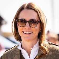 Outfit Post ❤️ Isle of Iona — 30th April 2025 Catherine wore the 'Schmitt'  Herringbone Blazer in Olive by Ralph Lauren. The tweed blazer features  shoulder epaulettes and flap pockets. Underneath the