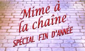 Mime A La Chaine 4 Fetes De Fin D Annee Jeu Tout Est Permis A La Maison Jeux Soiree Entre Amis Jeux Entre Amis Idee De Mime