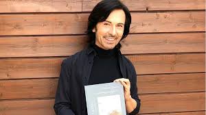 Gödöllői katolikus családban nevelkedett fel, fiatalabb éveiben csupán a tanulás és sport foglalkoztatta, először régész szeretett volna lenni. Privileged Shipbuilding Drastic Naray Tamas Kossuth Radio Bergenpianostudio Com