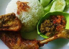 Bikin sambal lalapan cabang purnama : Bagaimana Cara Memasak 310 Ayam Goreng Ala Bebek Surabaya Yang Yummy