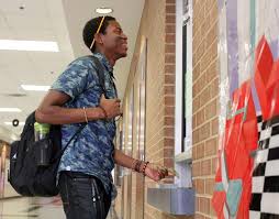 PTSA Brings Back Homecoming Dance