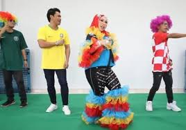 «bagi la chance saya main tik tok #imprettyandhelikethat @pappilonscarves_officialstore…» Dato Vida Kicks Off Lavida Go Bola Marketing Magazine Asia