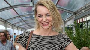 Bekannt wurde simone hanselmann als anna meisner bei gute zeiten, schlechte zeiten. Simone Hanselmann Keine Mormonin Mehr B Z Berlin