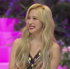 My Penguin Girl In 2020 Girl Love Me Better Kpop Idol