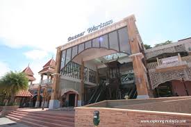 Kuala terengganu's sultan mahmud airport (tgg) has around half a dozen flights per day to kuala lumpur (1 hour) on malaysia airlines and airasia. Markets In Kuala Terengganu