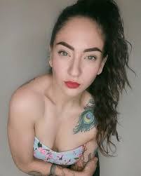 Carla Pando's Instagram, Twitter & Facebook