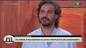 El jefe de gabinete estará presente en el ciclo de andy junto a flor de la v, mónica gutiérrez, dalia gutman y sofi pachano. Santiago Cafiero Recordo Una Vieja Discusion Que Tuvo Con Su Abuelo Antonio Es De Otra Epoca La Nacion