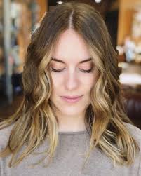 These bangs for round faces for women that like their hair long but stylish without trying so hard. 19 Flattering Medium Hairstyles For Round Faces In 2021