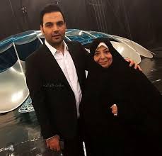 پدر احسان علیخانی کیست؟ اینها سوالاتی است که بعد از قسمت دوم ماه عسل ۱۳۹۶ با موضوع طلاق و حضور سید علی کاکا و داستان طلاق پدر و مادرش در ذهن همه شکل گرفت. 210 Ehsan Alikhani Ideas In 2021 Instagram Profile Picture Ideas Wedding Background Images Iranian Actors