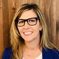 Elaine Leonard's Instagram, Twitter & Facebook