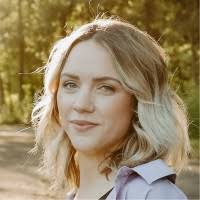 Amanda Rath's Instagram, Twitter & Facebook