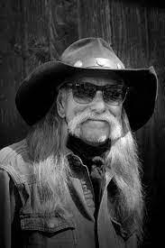 Dean Dillon's Instagram, Twitter & Facebook