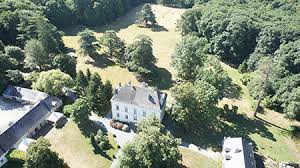 Pour chaque occasion, le manoir dalmore en bretagne s'adapte à vos envies. Le Domaine Du Thiemay Mariages Seminaires