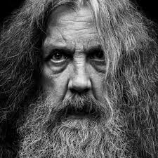 Perché Alan Moore vuole che il suo nome venga rimosso dai progetti DC a cui  ha lavorato? (Non ho mai letto nessuno dei suoi fumetti) : r/comicbooks