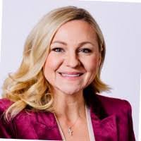 Amy Melancon's Instagram, Twitter & Facebook