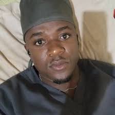 Edgla Jean Yves se youn nan medsen k ap travay nan lopital armé du salut de  fond-des- nègres an fas Plaza a . Nan Jou ki te lundi 02 juin 2025 lan