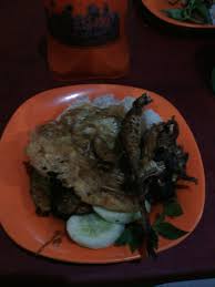 Banyuwangi regency, east java, indonesia. Warung Sego Pecel Mbok Sarti Banyuwangi Regency East Java Banyuwangi Guide What To Eat Where To Stay Things To Do On Java Island S East Coast Thesmartlocal Indonesia Travel Lifestyle Culture