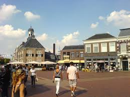 It has 72.000 inhabitants, being the smallest of the three 'big cities of twente': Almelo Travel And City Guide Netherlands Tourism