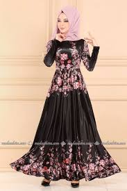 Cicekli Kadife Tesettur Elbise 6229yg95 Siyah Moda Selvim Elbise Modelleri Elbise Moda Stilleri