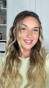 How CUTE is this #christmashairstyle by @Bethany Fosbery using  #revolutionhair?!🎄🤩✨ OBSESSED #revolutionhairxbethanyfosbery  #bethanyfosbery #revolutionhair #hairstyles #hairstyletutorial ...