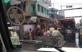 It is a resident bird in the indian subcontinent and parts of southeast asia.it carves out holes inside a tree to build its nest. Pflegepraktikum In Kalkutta Indien Mein Studienort Via Medici