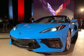 It adds just 77 pounds to the weight of the vehicle and flows seamlessly into the body while maintaining stingray's impressive storage capabilities. 2020 Chevrolet Corvette Convertible First Look Autotrader