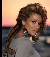 إختاري ما بين الحواجب العريضة أو الرفيعة!