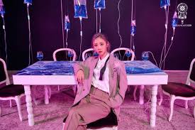 Jiu, sua, siyeon, handong, yoohyeon, dami and gahyeon. Watch Dreamcatcher Seeks The Truth In Eye Catching Odd Eye Comeback Mv Soompi