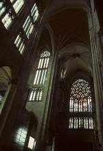 Kathedrale von beauvais ist ein(e) rippengewölbe und kathedrale, erbaut von 1225 bis 1272. Beauvais Kathedrale Saint Pierre Blick Ins Gewolbe Des Hochchors Hier 48 2 M Hoch Staedte Fotos De