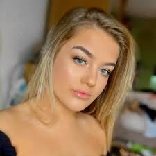 Millie-Jo Hewitt (@milsjo2000)