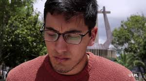 Pablo Javier Vivanco, estudiante UTPL de Derecho, ganador de concurso de  oratoria.