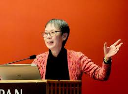He introduces how the country's railway. Reiko Tomii Ocula