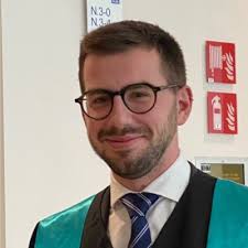 Un capitolo bellissimo si chiude. Qualcuno mi ha detto che ora inizia la  “vita vera”. Non so bene come sia, ma mi auguro sia stupenda come quella  vissuta in questi ultimi cinque