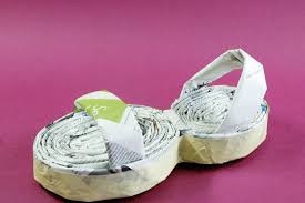 Schuh aus papier basteln als geschenkverpackung geldgeschenk schuh aus papier basteln als geldgeschenke basteln: Upcycling Sandalen Aus Papier Geolino