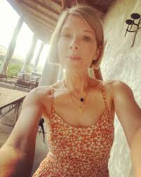 Rebecca Wright (@rebeccajanewright) • Instagram photos and ...