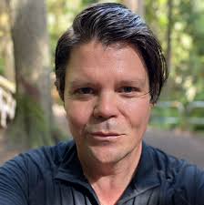 Curious if anyone has used FourFrames Photo Booth for their wedding, and  what experience you had with them? Thank you! 🙂